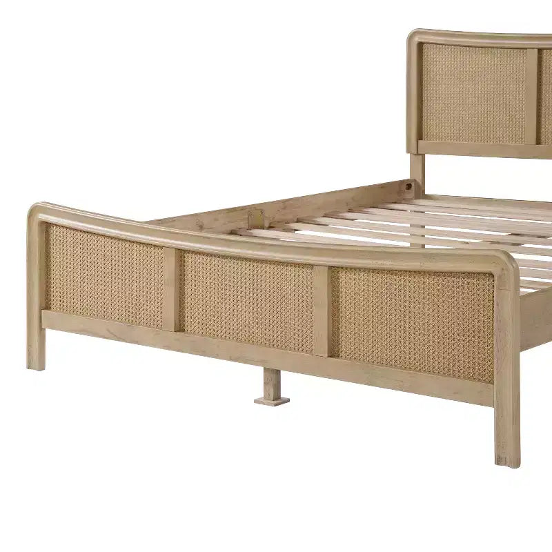 Lit plateforme en bois Odila Boho avec tête de lit incurvée en rotin à hauteur réglable