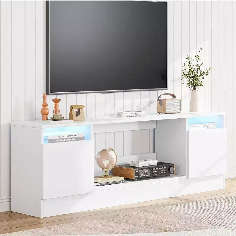 Meuble TV moderne blanc pour salon, Centre de divertissement pour TV jusqu'à 75 pouces, Meuble de rangement avec espace pour cheminée électrique, Console de 70 pouces