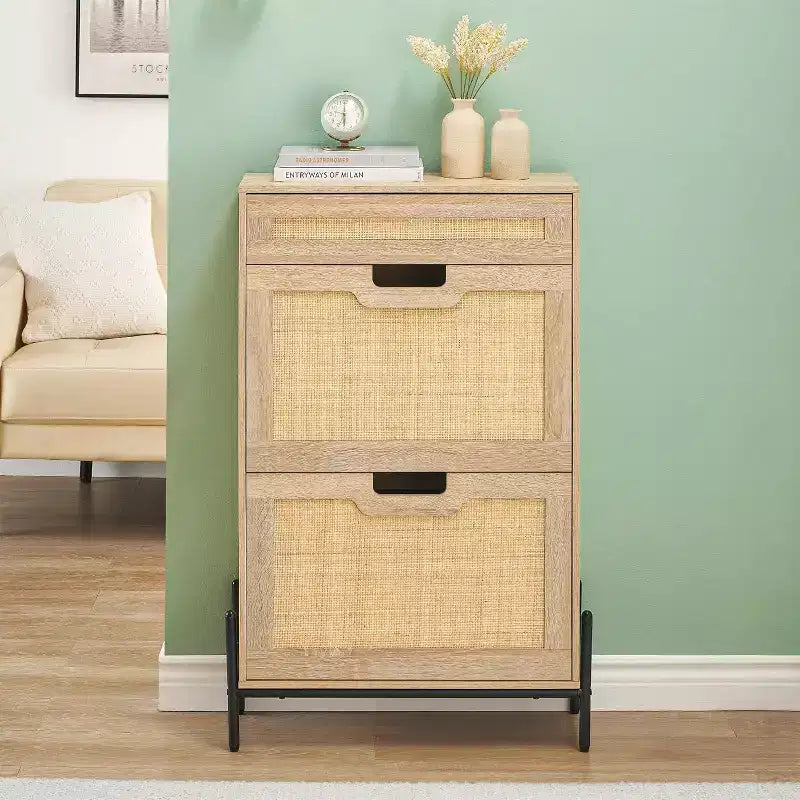 Meuble de rangement en rotin naturel avec 2 tiroirs basculants, étagères réglables et pieds en métal, organisateur de chaussures d'entrée fin