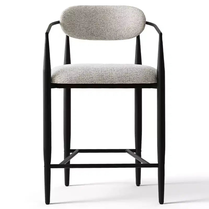 Tabouret de bar moderne rembourré à hauteur de comptoir avec pieds effilés en métal noir, siège spacieux pour îlot de cuisine ou bar à domicile-